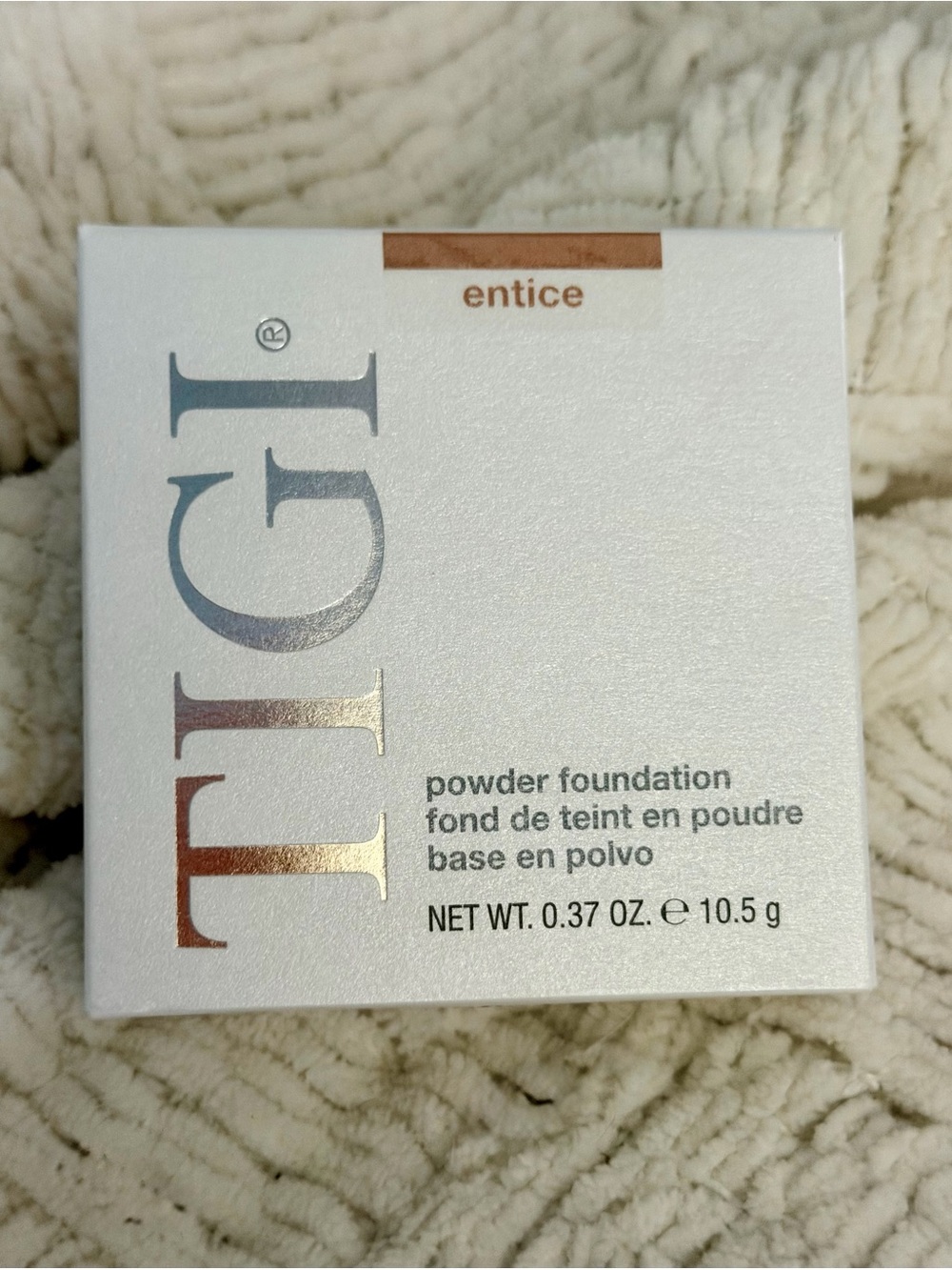 TIGI Powder Foundation - Entice (Beige)